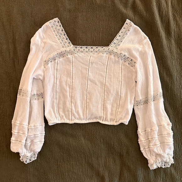 White Bohemian Cropped Blouse - Picture 1 of 4